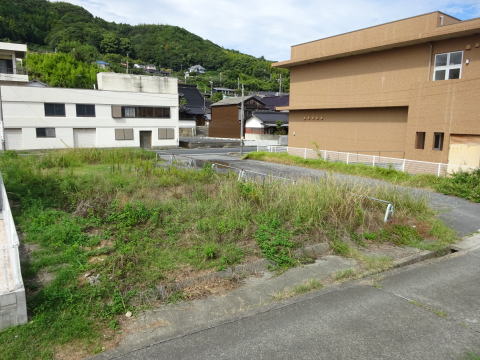 �O��